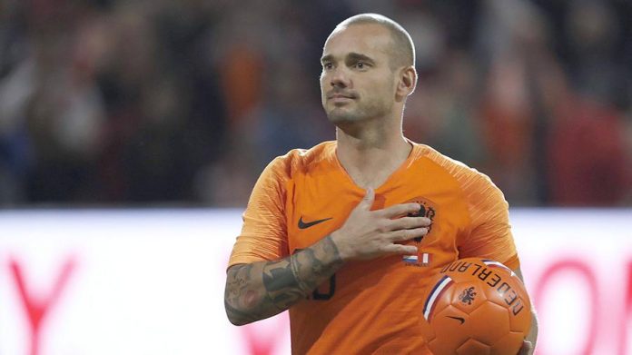 Еще одна бывшая звезда из Нидерландов может вернуться в футбол