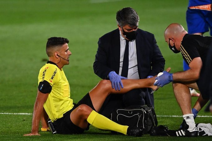 Арбитр на матче «Реала» получил травму и заменился в перерыве