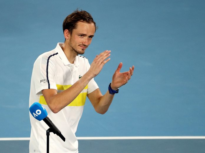 Медведев уверенно вышел в финал Australian Open-2021