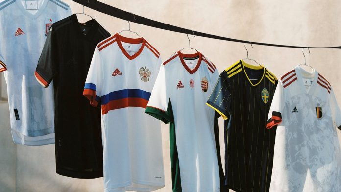 Adidas представил гостевые формы сборных Евро-2020, включая Россию