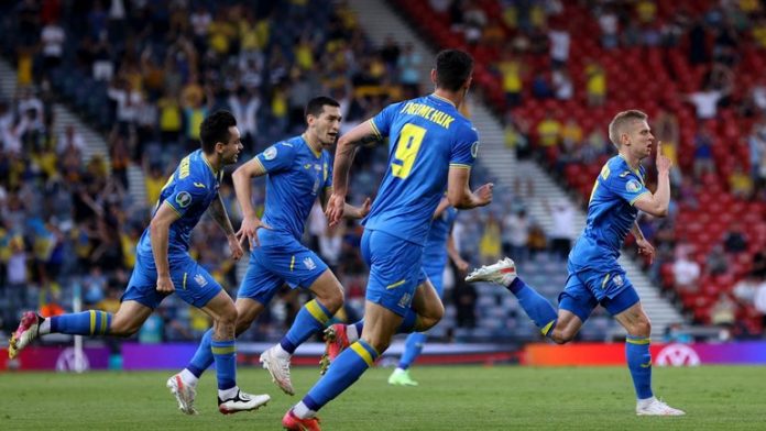 Украина вырвала путевку в 1/4 финала Евро-2020 у Швеции