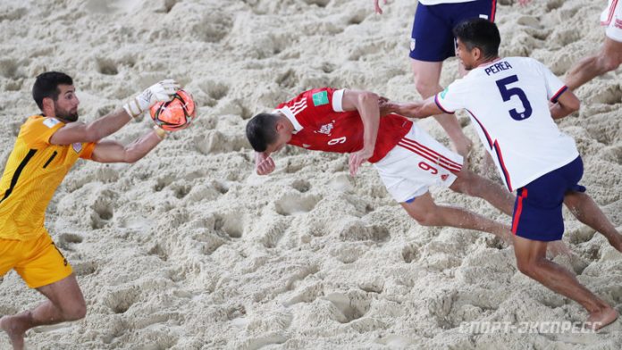 Россия выиграла стартовый матч на ЧМ-2021 по пляжному футболу в Москве