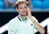 Медведев с драматичным камбэком вышел в полуфинал Australian Open-2022