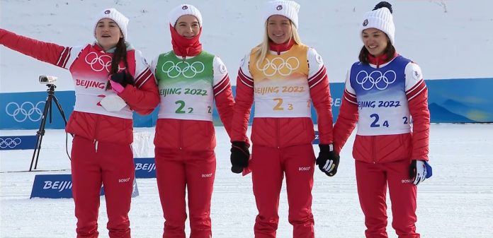 Российские лыжницы выиграли эстафету на Олимпиаде-2022