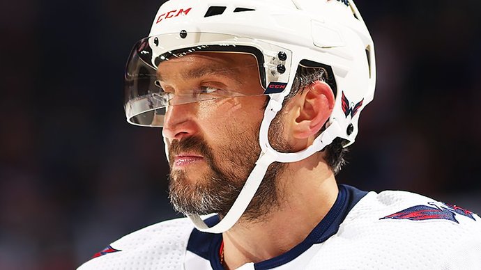 Овечкин вышел на третье место в списке снайперов в истории НХЛ